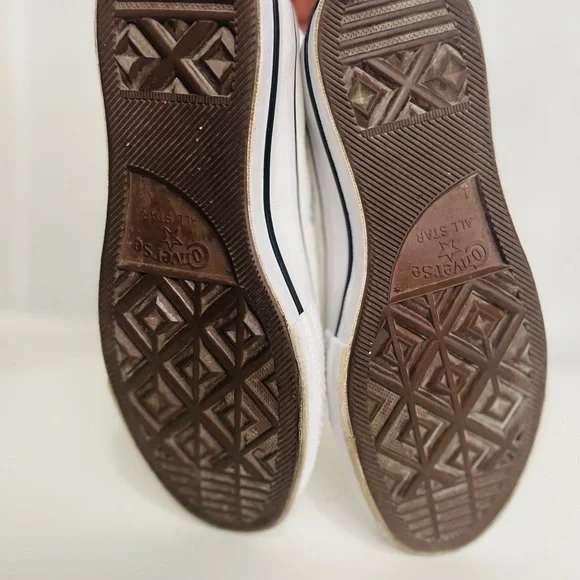 Converse Allstar White Canvas Sneakers with black stripes 👟👟 - Picture 4 of 7